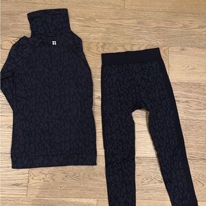 XS Leopard Sweaty Betty Base Layer Set